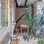 Semesterbostad 2 Bedroom Stunning In Condat-sur-Vezere