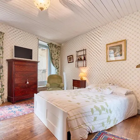 2 Bedroom Beautiful In Tatil Evi *