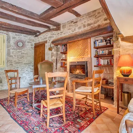 2 Bedroom Beautiful In Condat-sur-Vezere