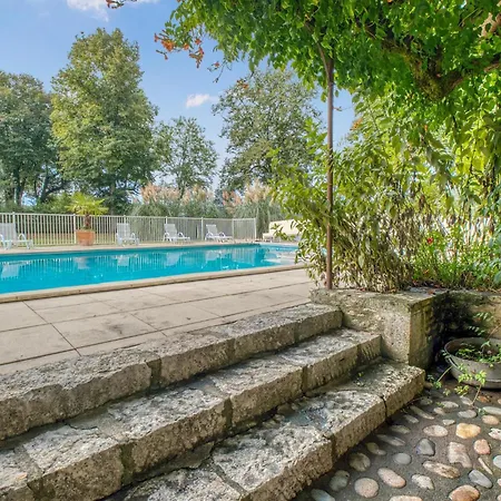2 Bedroom Beautiful In * Condat-sur-Vezere